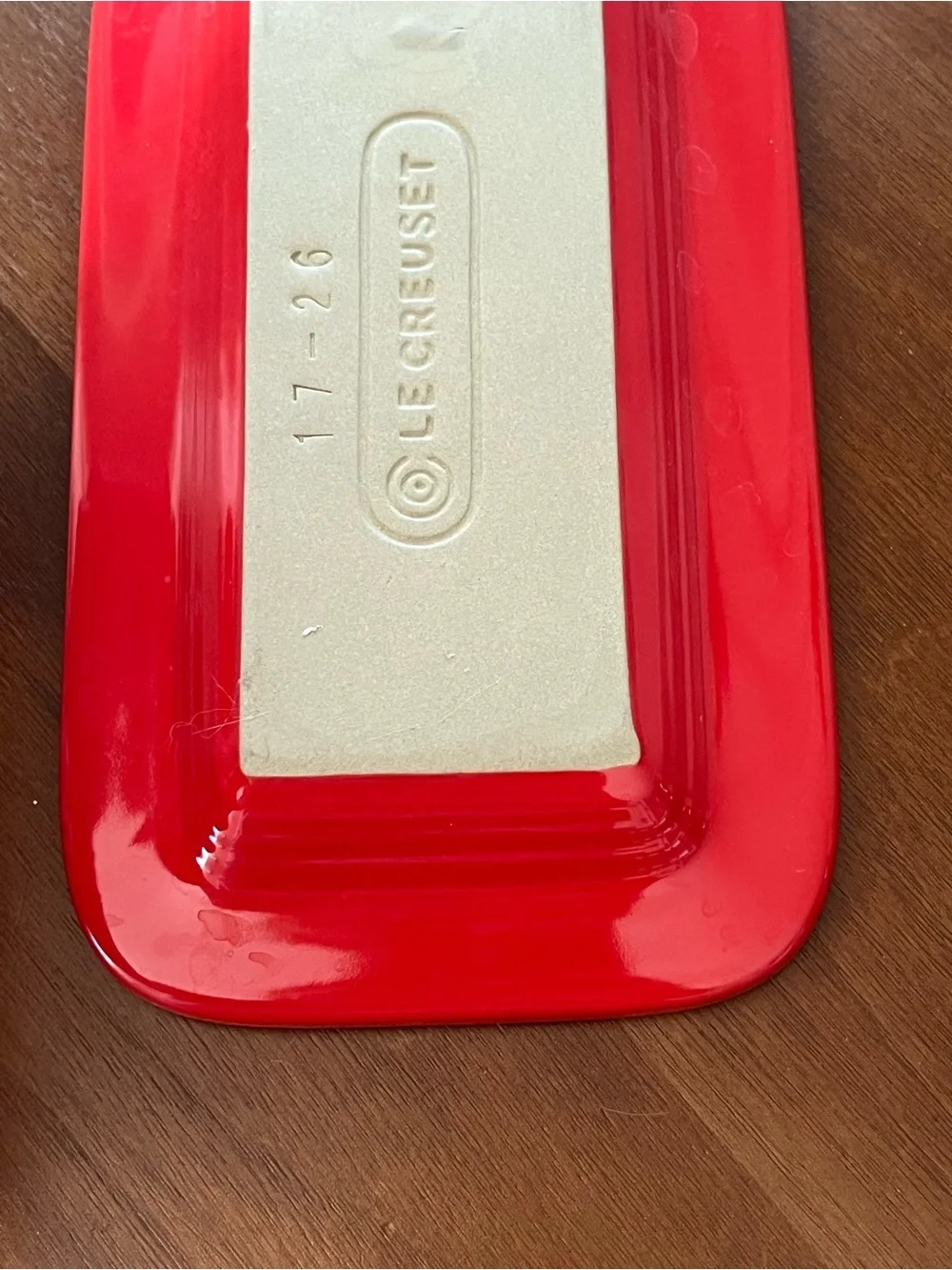 Le Creuset heritage  Cerise red Stonewear butter dish 17-26